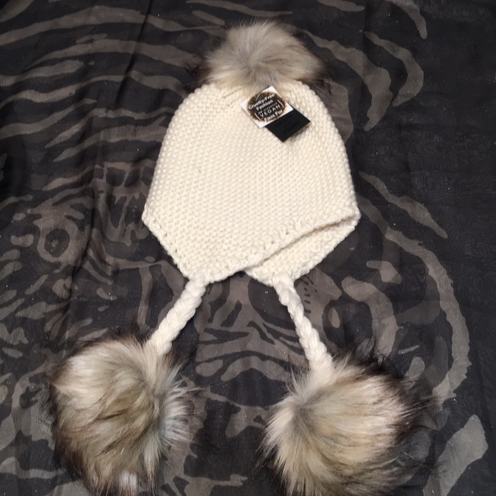 White Hat faux fur NEW - Picture 2 of 8